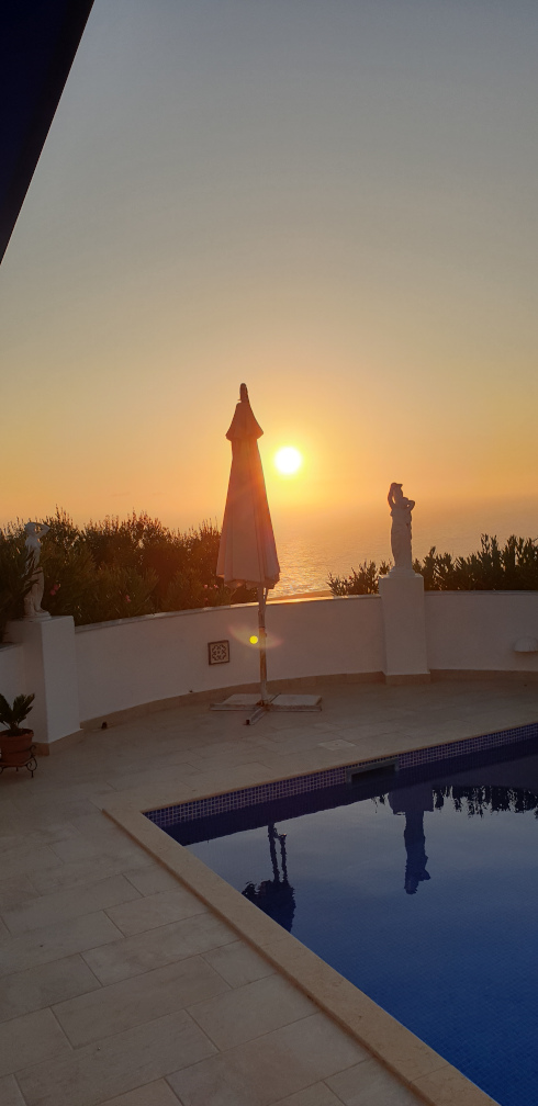 PoolSunset_hoch_490x1008.jpg